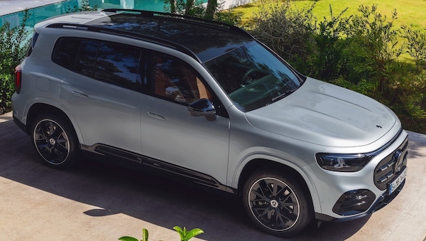 Nuova Mercedes GLB, arriva la versione ibrida: i prezzi 