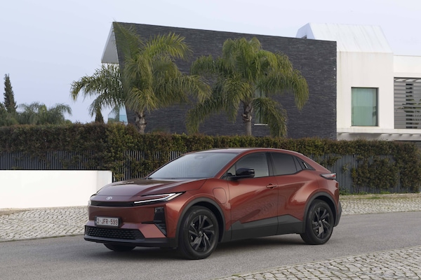 Toyota C-HR+, il nuovo Suv elettrico è spazioso e all'avanguardia