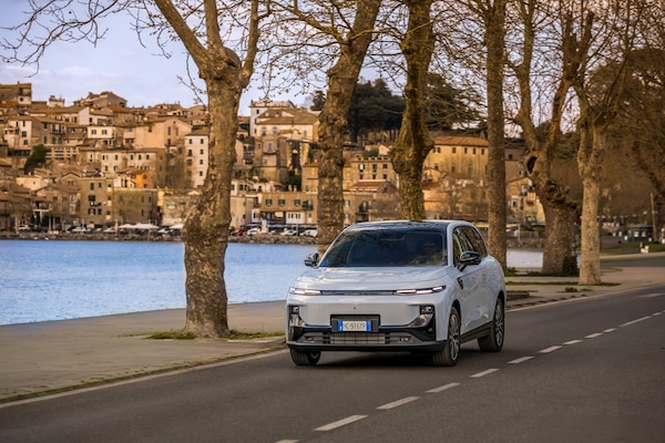 Leepmotor B10 REEV Hybrid, l'elettrica che va a benzina