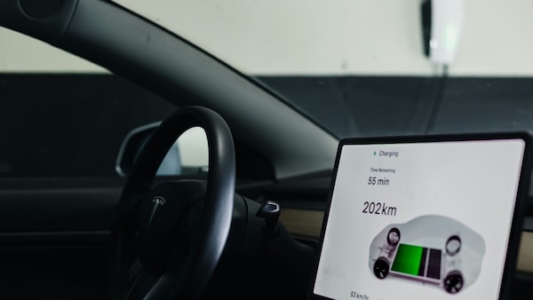 Auto elettrica con batterie allo stato solido: Chery accelera sui test