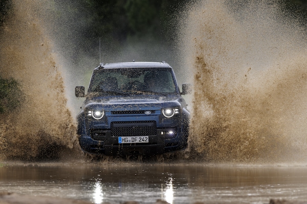 Defender Rally domina in Portogallo: le foto