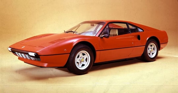 Ferrari 308, storia del mito dalle colline di Maranello a Hollywood