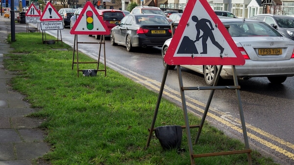 Revisione prezzi e appalti, il vero nodo dietro l’emergenza dei cantieri stradali