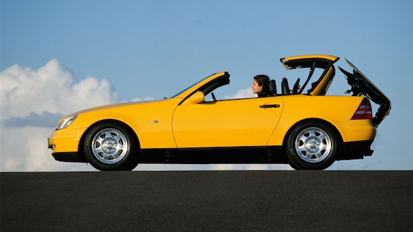 Mercedes SLK, regina di primavera. Trent'anni della coupé cabrio per eccellenza