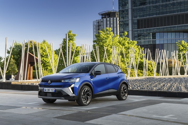 Renault Captur 2026, il Suv compatto è ancora più dinamico e connesso