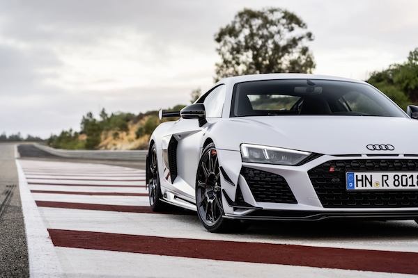 Audi R8, venti anni dalla supercar a doppio filo con Lamborghini. Il top e il futuro.