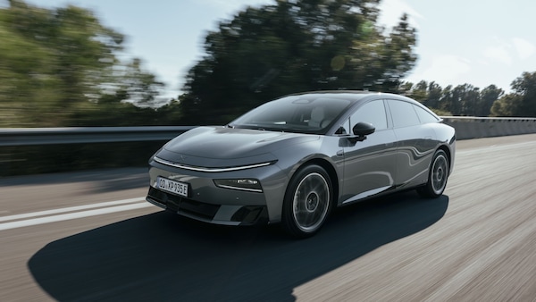 Xpeng P7+, la cervellona con l'IA e tanta autonomia