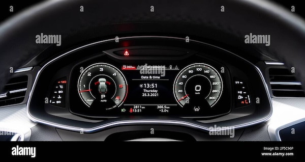 Auto aggiornamenti software: perché le auto si aggiornano più degli smartphone