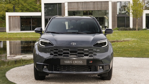 Toyota Yaris Cross restyling, studia dal grande di casa