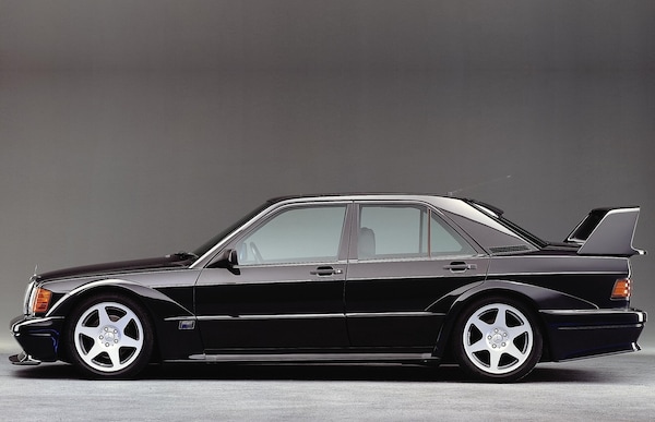 Mercedes Classe C, la 190E ha iniziato la storia pronta ora per l'elettrica