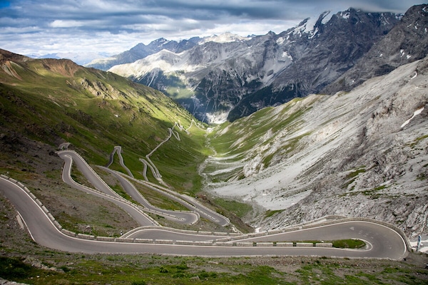Questa strada tutta curve è il paradiso italiano degli appassionati di guida