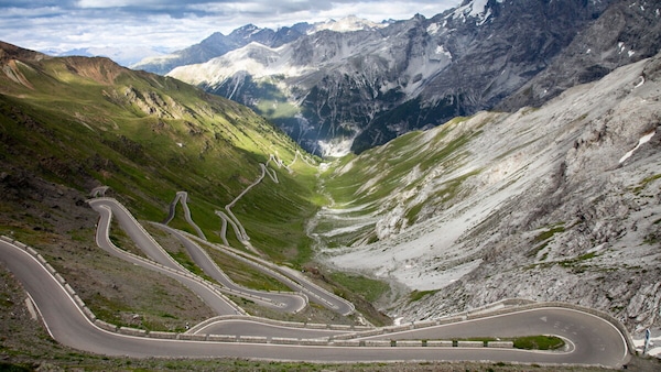 Questa strada tutta curve è il paradiso italiano degli appassionati di guida