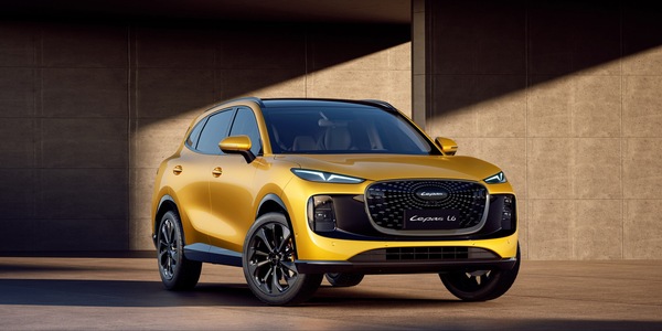 Lepas L6 debutto europeo: il SUV ibrido che punta sull’eleganza