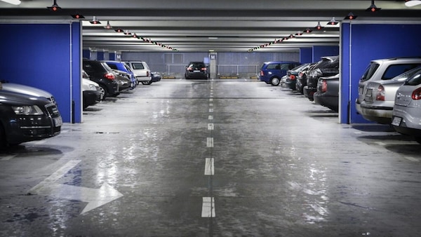 Ztl Quadrilatero a Milano, le autorimesse denunciano un crollo degli accessi