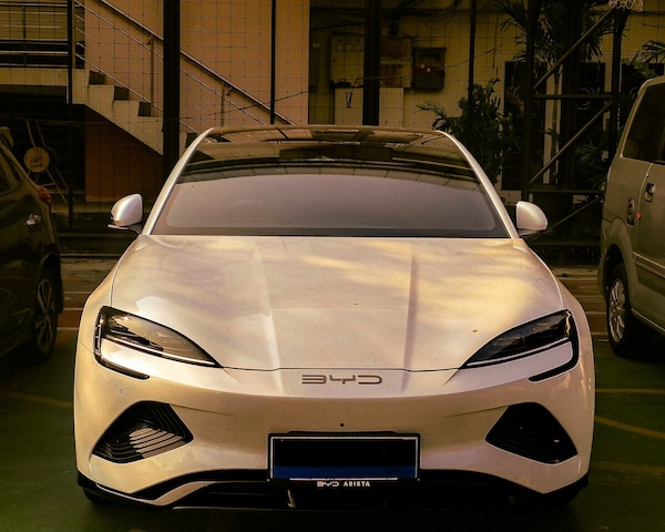 Auto cinesi, la nuova sfida: prezzi giù e fabbriche piene