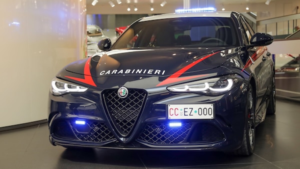 75 anni di Alfa Romeo e Carabinieri, un libro, una storia dell'Italia