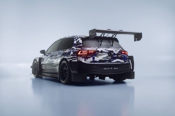 La cattivissima Golf R 24H pronta a sfrecciare alla 24 Ore del Nürburgring nel 2027