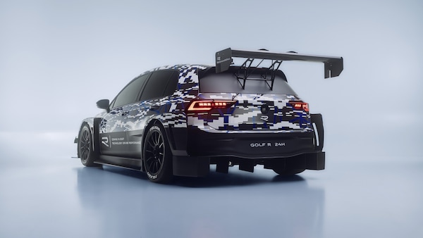 La cattivissima Golf R 24H pronta a sfrecciare alla 24 Ore del Nürburgring nel 2027