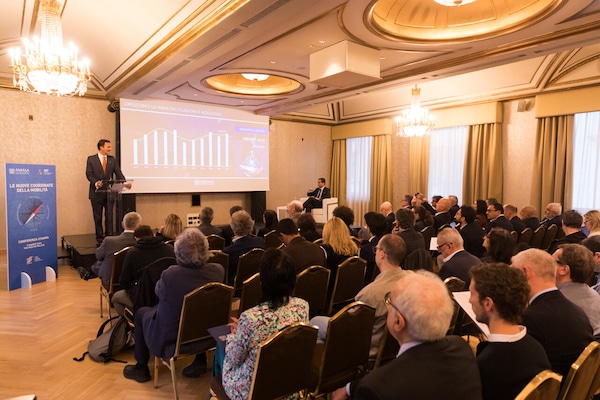 Noleggio auto da record in Italia, ma le regole europee sull'elettrico rischiano di far saltare tutto