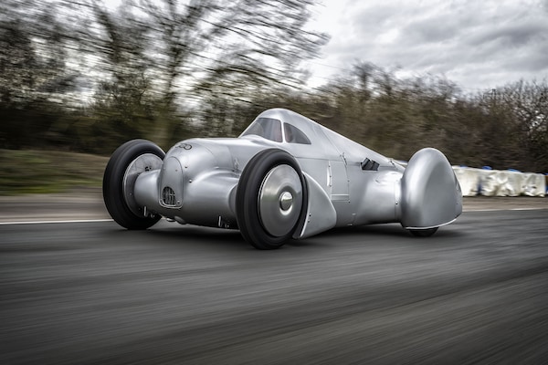 Audi ricrea la Auto Union Lucca, Batmobile degli anni Trenta da 326 km/h