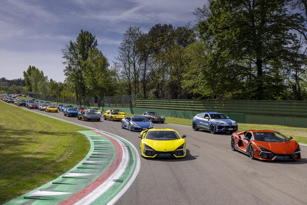 I 63 anni di Lamborghini, un compleanno speciale da festeggiare in pista a Imola
