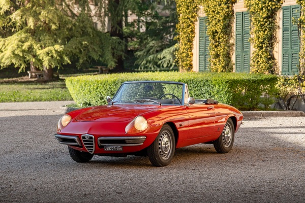Il Duetto compie 60 anni, l'omaggio di Pininfarina all'auto di Dustin Hoffman