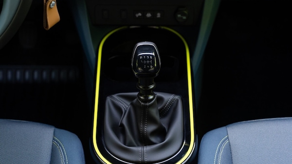 Fiat Grande Panda Turbo 100, a benzina col manuale