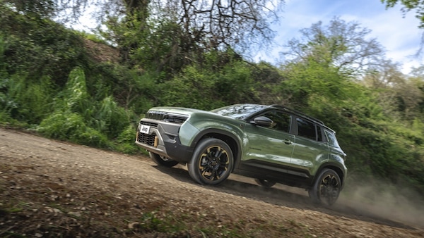 Avenger, arriva il restyling per la piccola Jeep