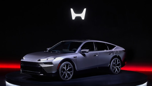 Honda, i conti sull'elettrico non tornano. Accelerata ibrida con due concept