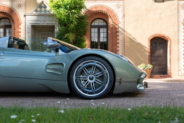 Pirelli Cyber Tyre, il futuro è già realtà: oltre 1500 km sulla Pagani Utopia
