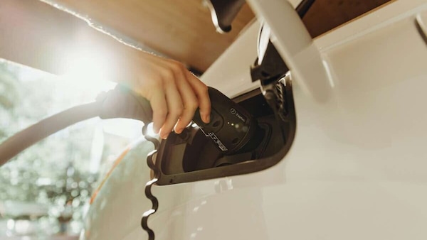 Auto elettriche, entro il 2026 una su tre sarà a batteria