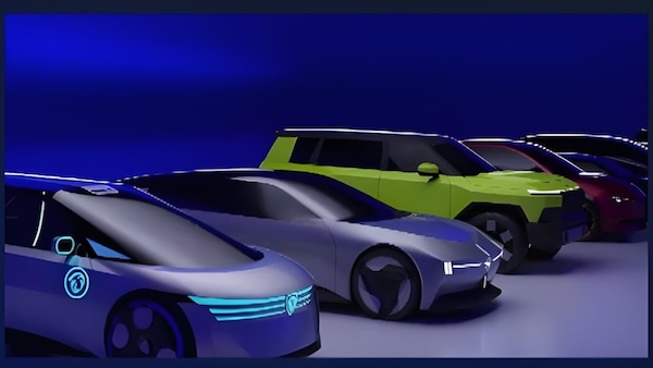 Alfa, Jeep e Opel, il filmato di Stellantis mostra tre auto di "troppo"
