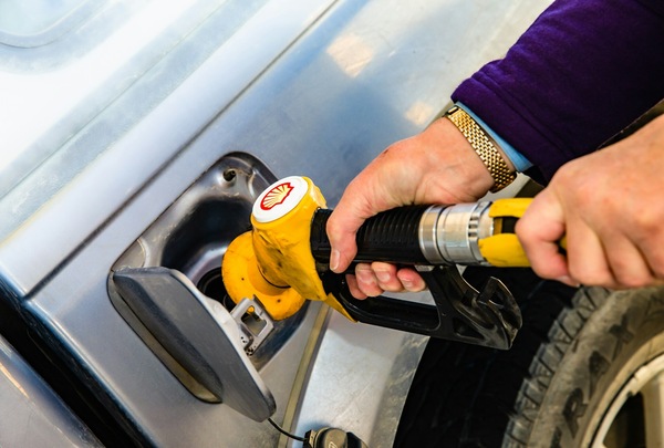 Carburanti, giugno inizia in discesa. Diesel sotto i 2 euro in altre due Regioni