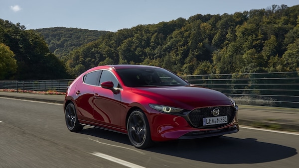 Mazda3 2027, auto che vince non si cambia: si migliora