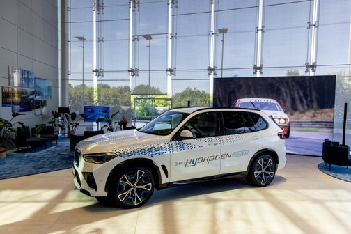 BMW corre verso l'idrogeno, sarà iX5 nel 2028. "Non è una visione, è strategia"
