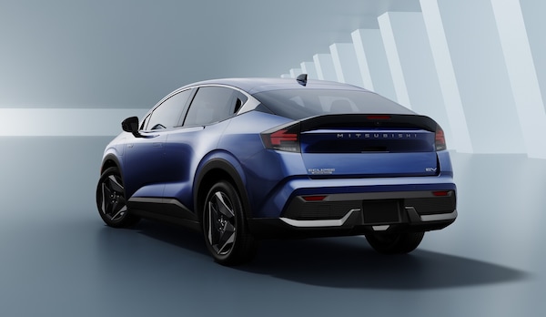 Mitsubishi, il mito Eclipse diventa Sportback. Ma sotto c'è una Leaf