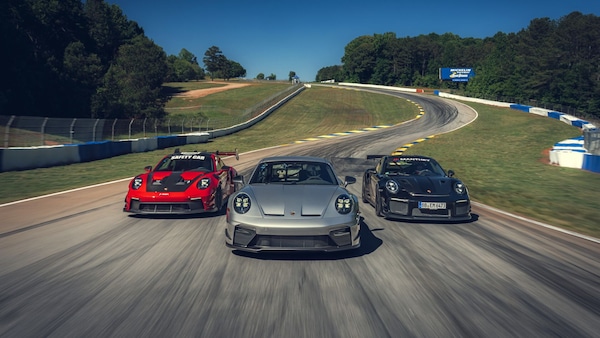 Ferrari, Aston Martin, Porsche e... Le stradali sono più potenti che a Le Mans