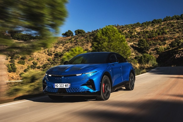 Alpine A390 GT: stile, grinta e il bottone della felicità come in Formula 1