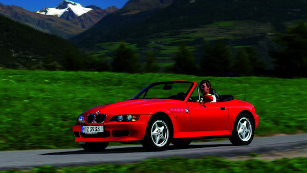 BMW Z3, la spider di James Bond toglie ancora il fiato dopo 30 anni