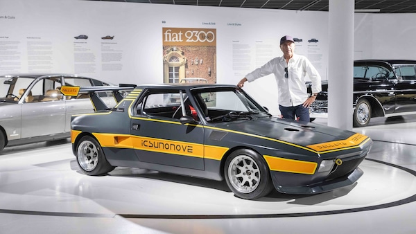 Il mondo dell'auto in... 12 Automobili