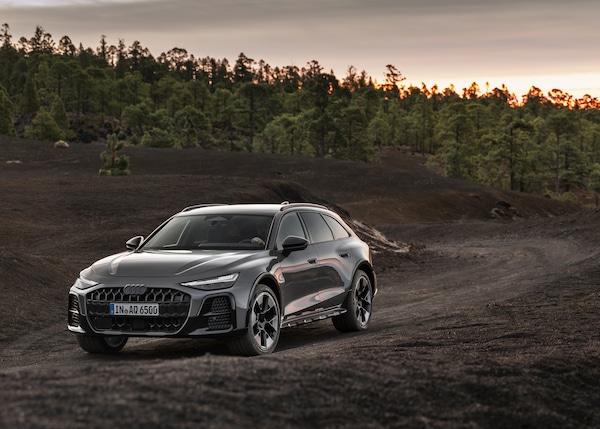 Nuova Audi A6 allroad: arriva l’ibrida plug-in da 367 CV, più spazio e capacità off-road