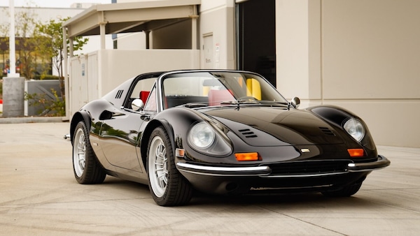 Una Dino esagerata: che belva con V8 Ferrari e i freni della 360 Modena