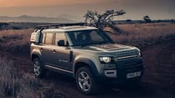 Jaguar Land Rover, grandi manovre Usa: Defender con Stellantis e Eberhardt saluta