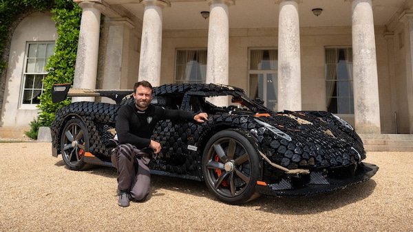 Lego da record: una supercar di mattoncini supera i 100 km orari!