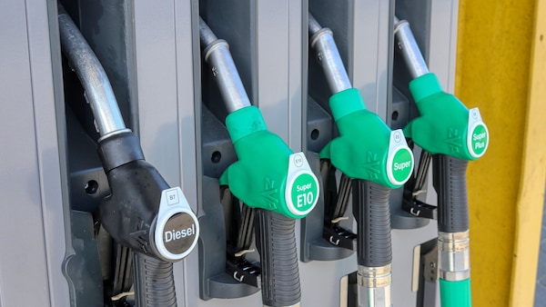 Prezzi carburanti, estate in discesa. Benzina meno cara del metano, ecco dove