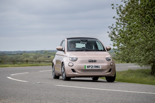 Fiat, 500 da record a Mirafiori. E va all'attacco in Inghilterra