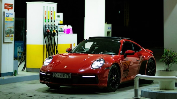 Prezzi carburanti: calo benzina, diesel e Gpl. Sconto a metà in autostrada