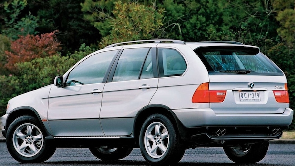 BMW X5 story, da una costola di Serie 5 E39 al futuro a idrogeno