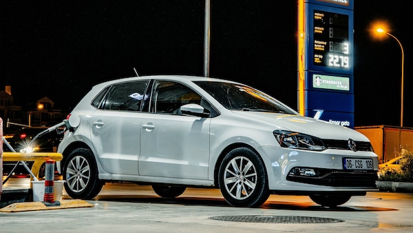 Prezzi carburanti, calo benzina e diesel troppo lento. E lo sconto sta per scadere