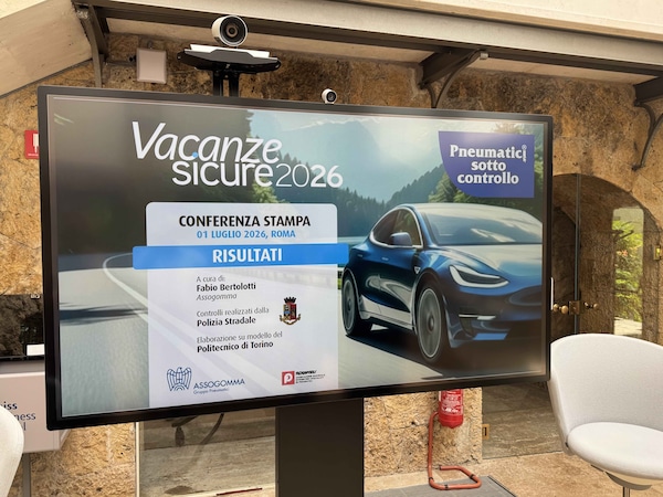 Un'auto su tre ha le gomme lisce: i controlli della Polizia e le verifiche da fare